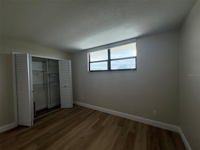 Building Photo - 250 Woodette Dr