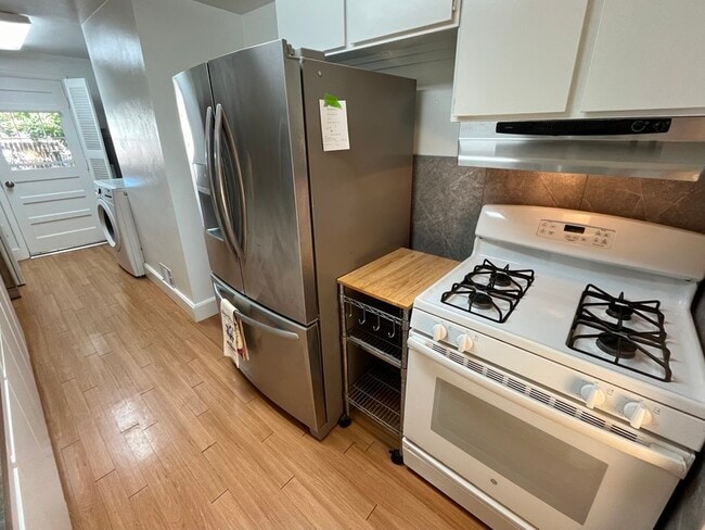 Building Photo - 3375 Fenton St