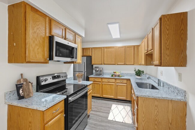 Floorplan - Indian Creek Apartments and Townhomes