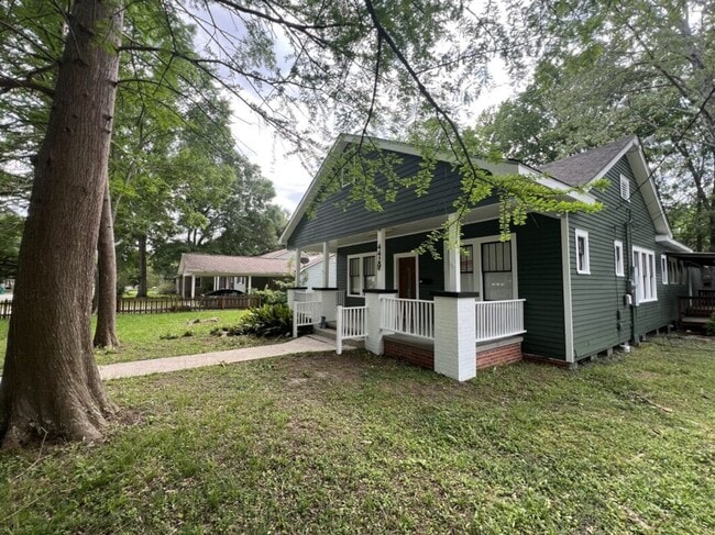 Building Photo - Spacious 5-Bedroom Home in Prime Zachary Location