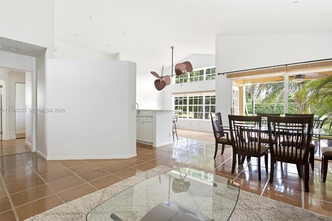 Building Photo - 411 Bermuda Springs Dr