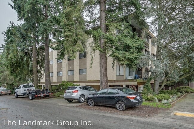 Building Photo - 13322 Greenwood Ave N