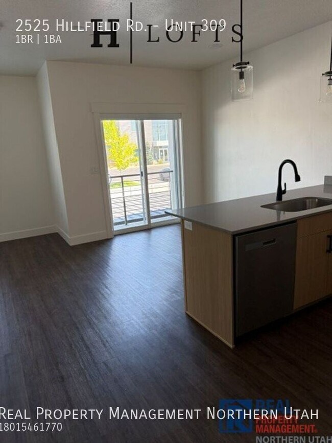 Building Photo - 2525 Hillfield Rd.-Unit 309