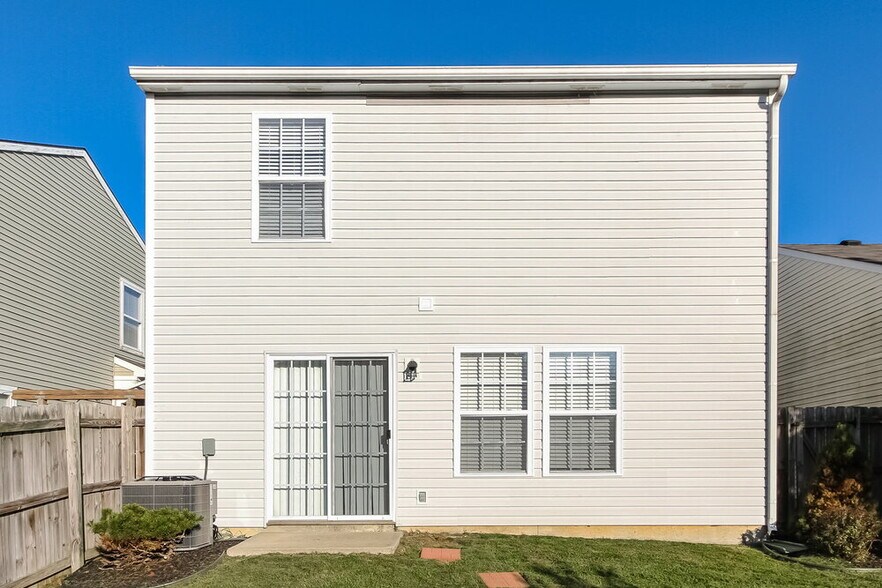 Building Photo - 1170 Freemont Ln