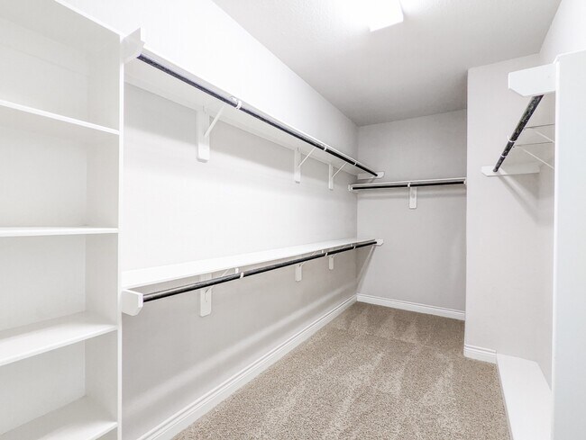 Building Photo - 5323 Kiam St