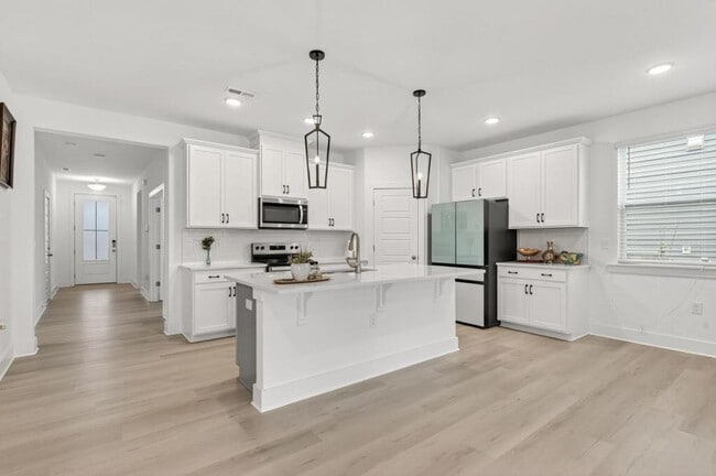 Building Photo - 163 Little Crk Dr