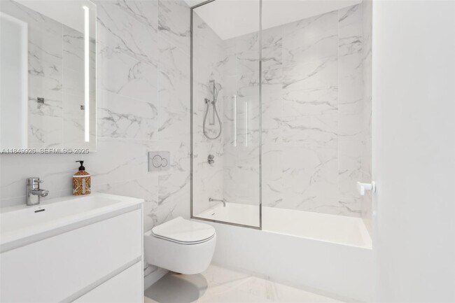 Building Photo - 2000 S Ocean Dr