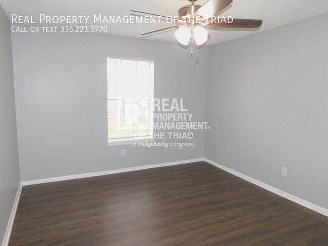 Building Photo - 3826 Country Club Rd
