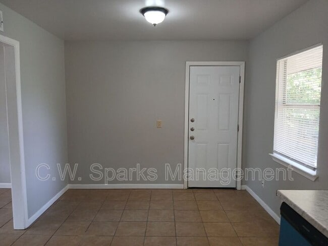 Building Photo - 635 Highfall Dr