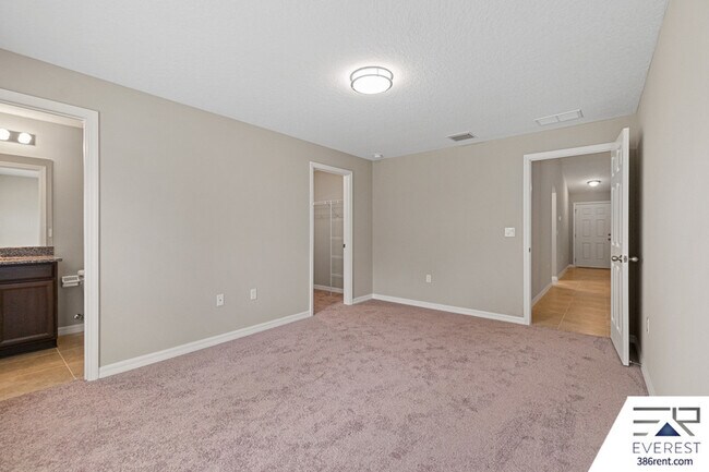 Building Photo - 3 Slumber Path