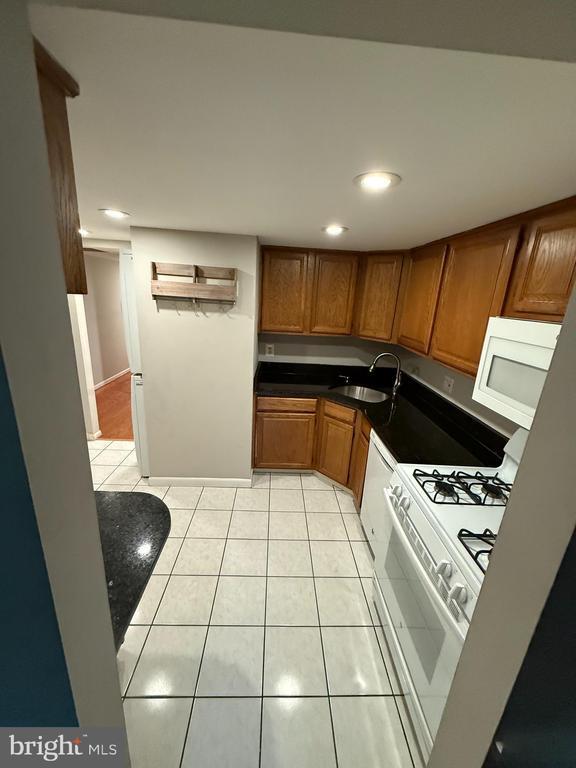 Building Photo - 1404 Northgate Square