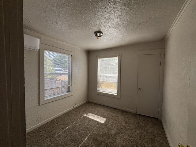 Building Photo - 701 Cerbat Ave