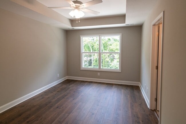 Building Photo - Contemporary 3-Bedroom Beauty with Walk-In Closet and Tile Shower Retreat