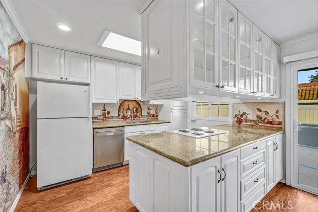 Building Photo - 23425 El Reposa