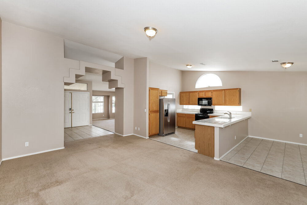 Building Photo - 6409 Rancho Santa Fe Dr