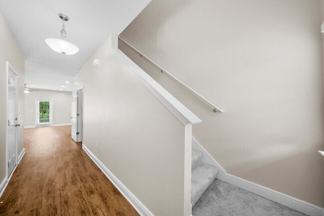 Building Photo - 5980 Callaway Cir