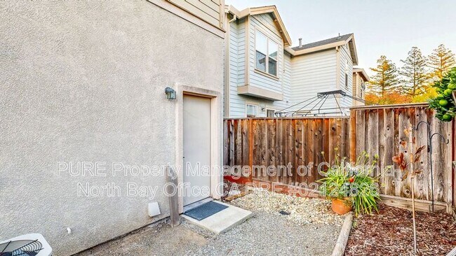 Building Photo - 2024 Northfield Dr