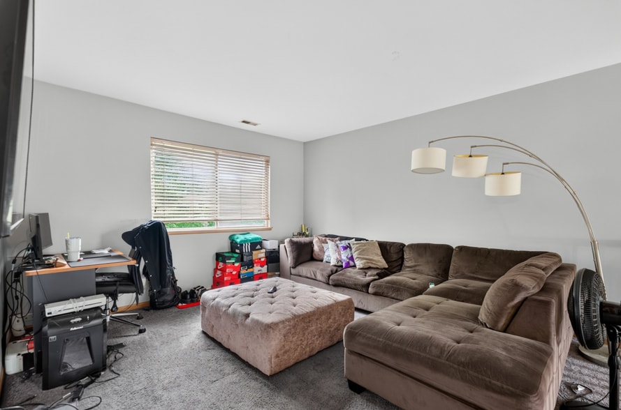 Building Photo - 949 Tanager Ct
