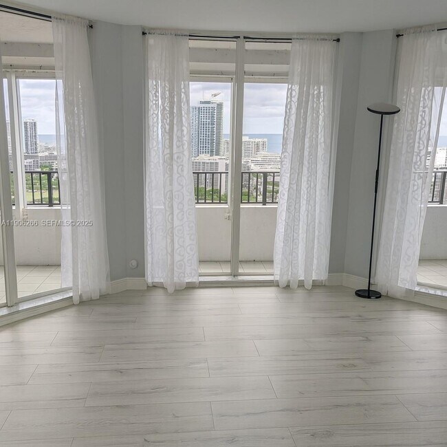 Building Photo - 300 Three Islands Boulevard