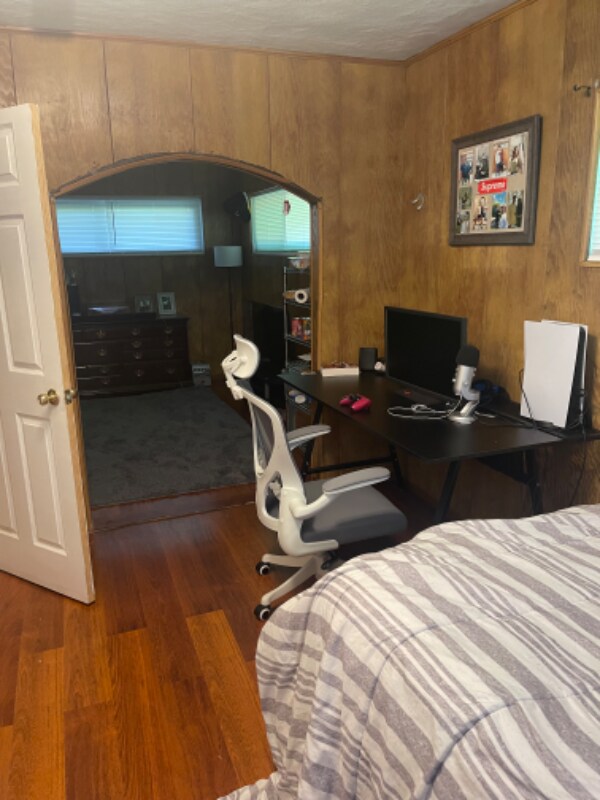 Building Photo - 2414 E 7th St