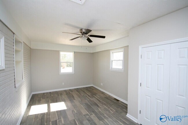 Building Photo - 15651 Eastep Rd