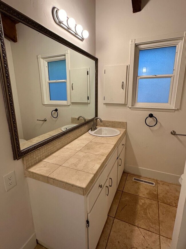 Building Photo - HOLIDAY SPECIAL ~ Home for Rent!