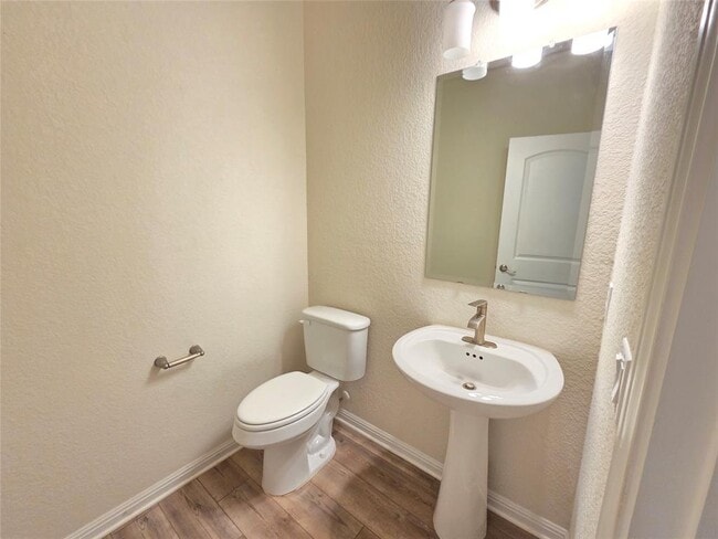 Building Photo - 604 Red Knot Ave
