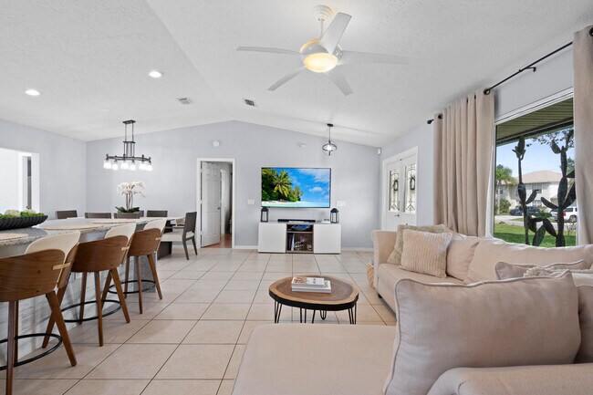 Building Photo - 3238 SW Constellation Rd