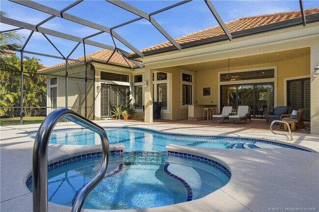 Building Photo - 109 SE Fiore Bello