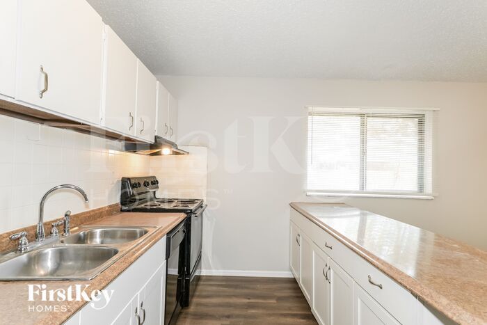 Building Photo - 2288 Kingsford Dr