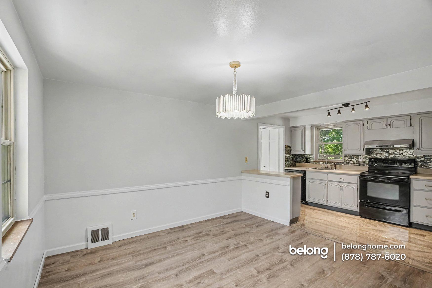 Building Photo - 5240 Orchard Hill Dr