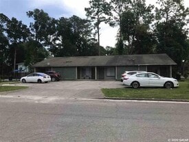 Building Photo - 827 SW 64th Terrace