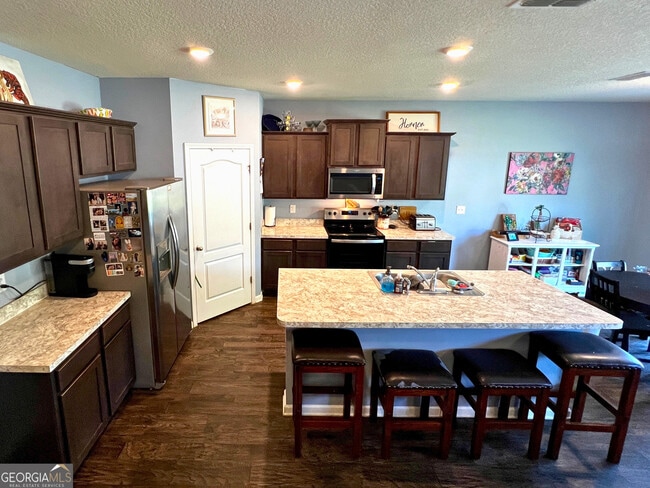 Building Photo - 307 Cedar Breeze Dr