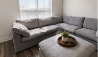 Building Photo - 813 Lincolnway-SI FL1-ID1627171P