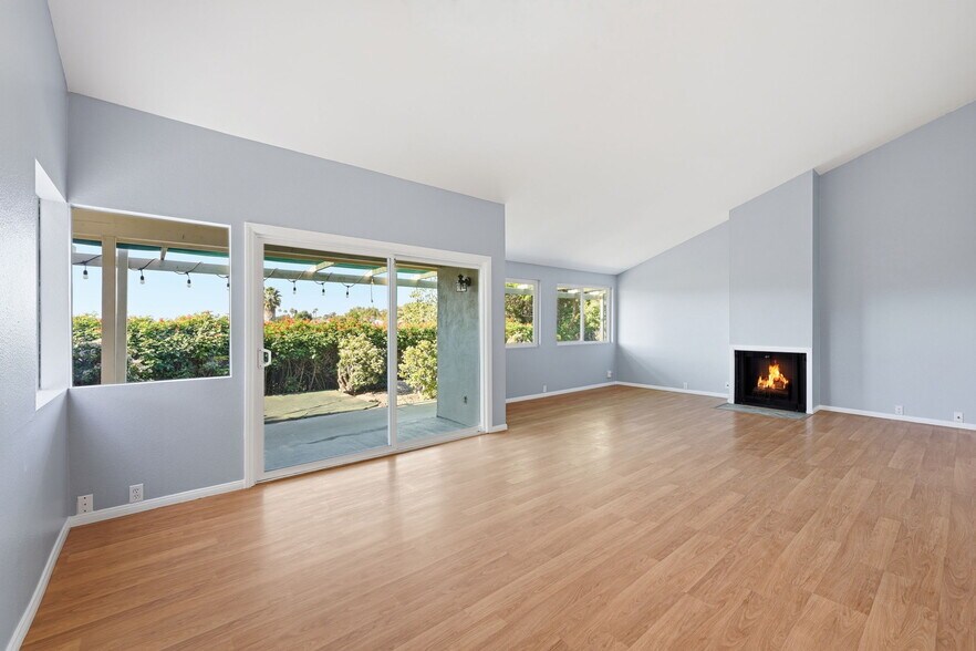 Building Photo - 1999 Seawind Way