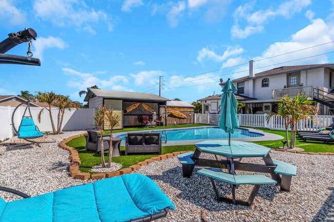 Building Photo - 1679 Tampa Rd