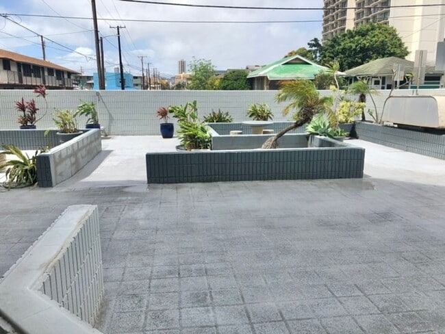 Building Photo - Charming 2 bed, 2 bath, with 1 secured covered parking stall and In-Unit Washer/Dryer. Available ...