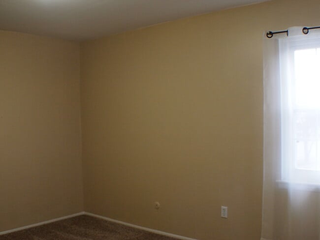 Building Photo - 187 Neptune Dr