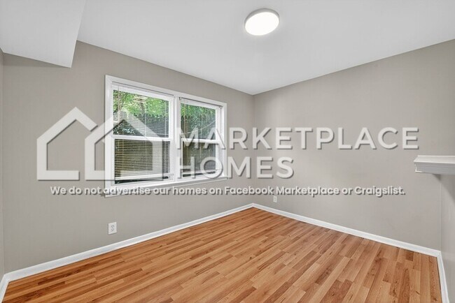 Building Photo - 427 Whispering Pines Dr