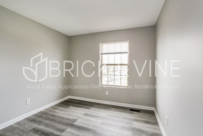 Building Photo - 5727 Sundial Dr