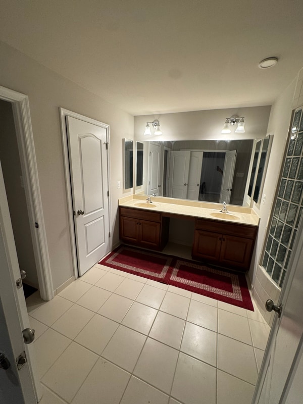 Building Photo - 9102 Vlg Spgs Dr