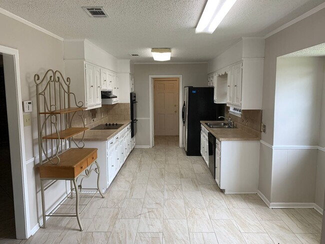 Building Photo - Magellan Neighborhood