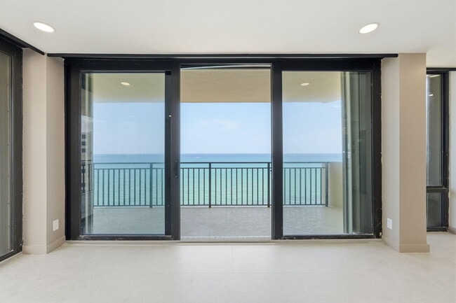 Building Photo - 5460 N Ocean Dr