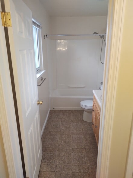 Building Photo - 41154 N Woodbury Green Dr
