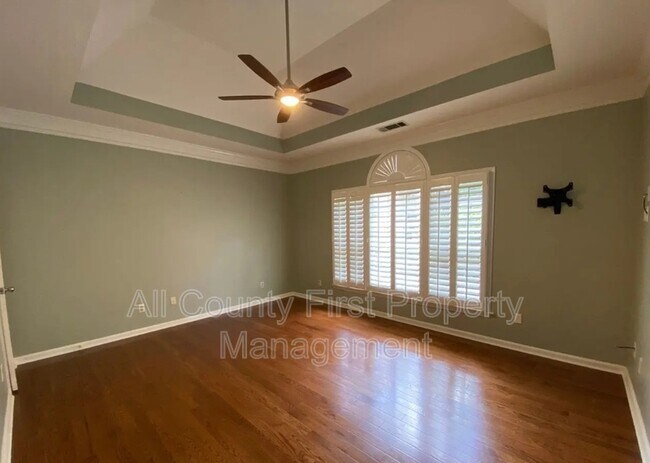 Building Photo - 1242 Wildcliff Pkwy NE