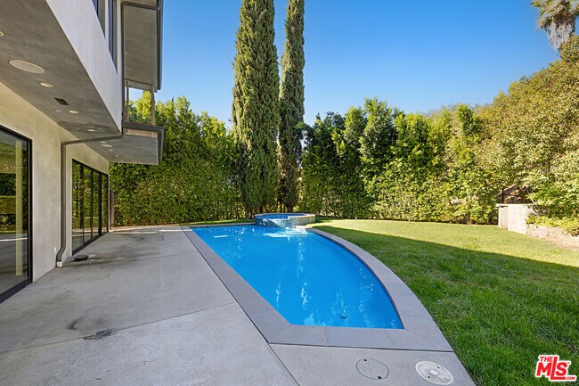 Building Photo - 11200 Dona Lola Dr