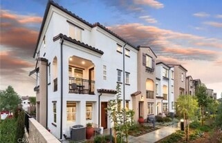 Building Photo - 2317 W Broadway