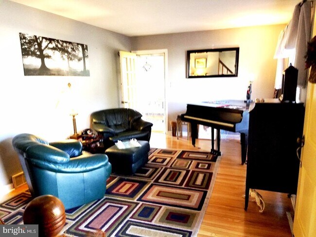 Building Photo - 324 Swarthmore Rd