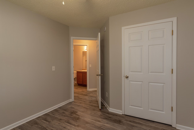 Building Photo - 87 Tiller Way
