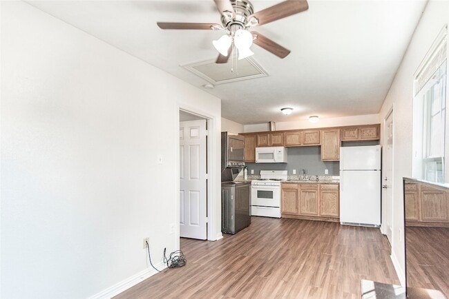 Building Photo - 3008 Wichita St